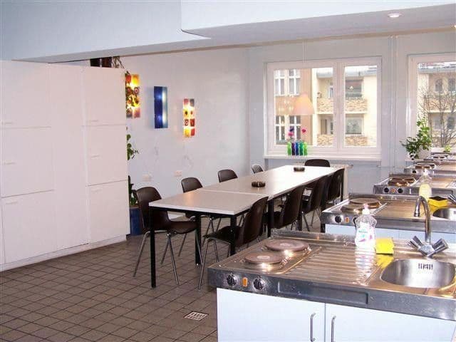 Pronájem bytu 13 m², Suarezstr. 15-17, Berlin, Berlín Pronájem bytu 13 m², Suarezstr. 15-17, Berlin, Berlín
