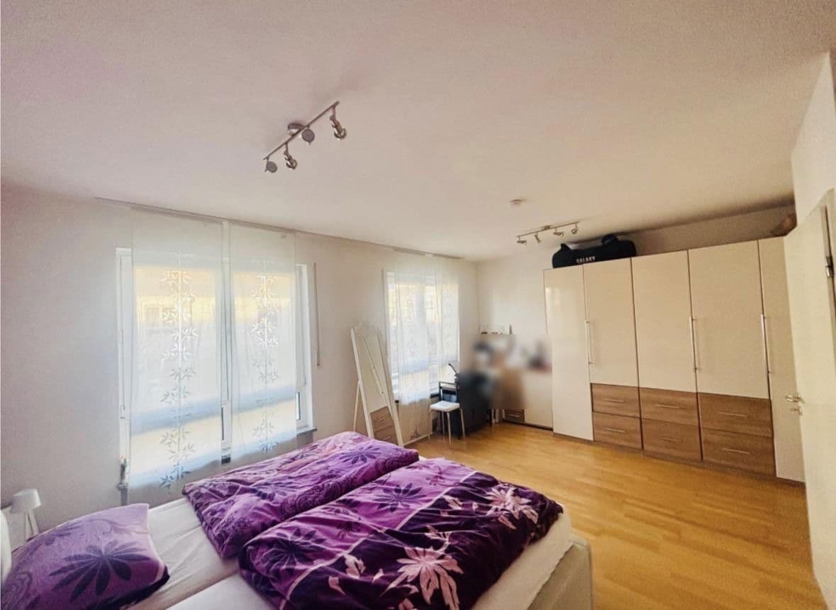 Prodej domu 131 m², pozemek 132 m², Liederbach am Taunus, Hessen Prodej domu 131 m², pozemek 132 m², Liederbach am Taunus, Hessen