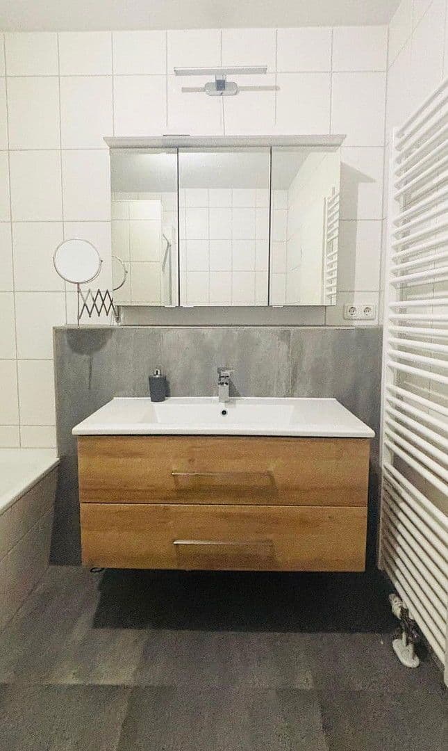 Prodej domu 131 m², pozemek 132 m², Liederbach am Taunus, Hessen Prodej domu 131 m², pozemek 132 m², Liederbach am Taunus, Hessen