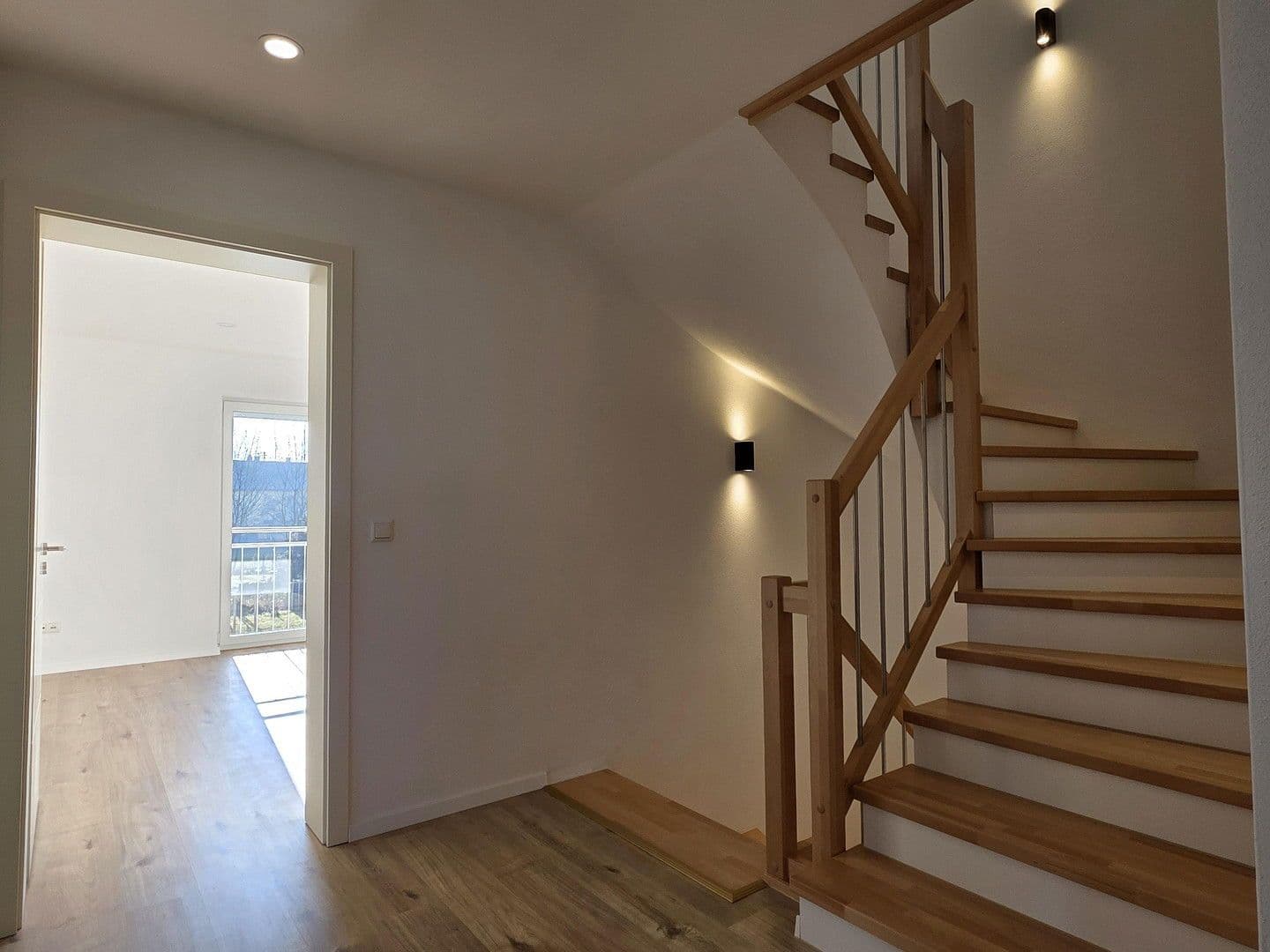 Prodej domu 160 m², pozemek 325 m², Am Steinriesel 11, Altenmünster, Bavorsko Prodej domu 160 m², pozemek 325 m², Am Steinriesel 11, Altenmünster, Bavorsko