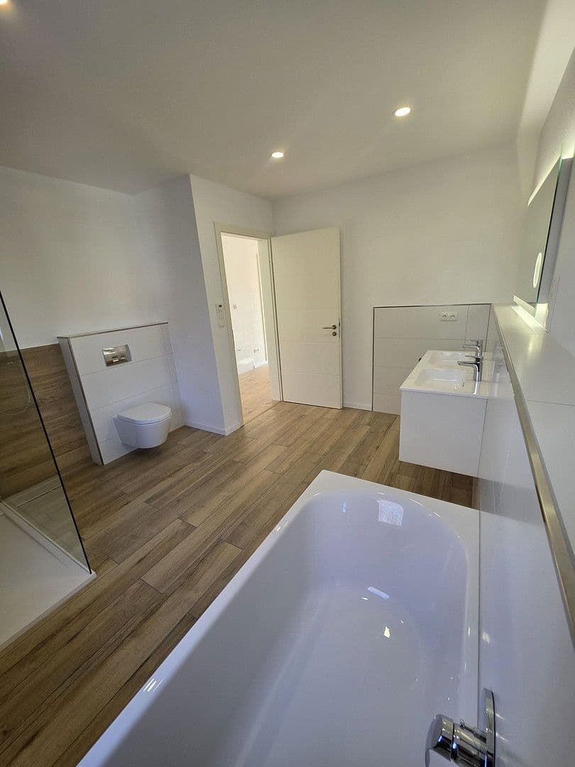 Prodej domu 160 m², pozemek 325 m², Am Steinriesel 11, Altenmünster, Bavorsko Prodej domu 160 m², pozemek 325 m², Am Steinriesel 11, Altenmünster, Bavorsko