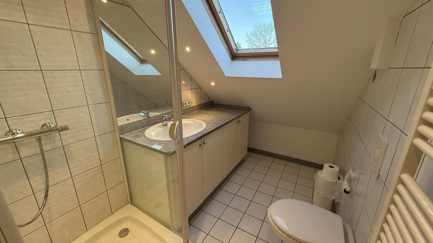 Pronájem bytu 2+1 46 m², Brühl, Severní Porýní-Vestfálsko Pronájem bytu 2+1 46 m², Brühl, Severní Porýní-Vestfálsko