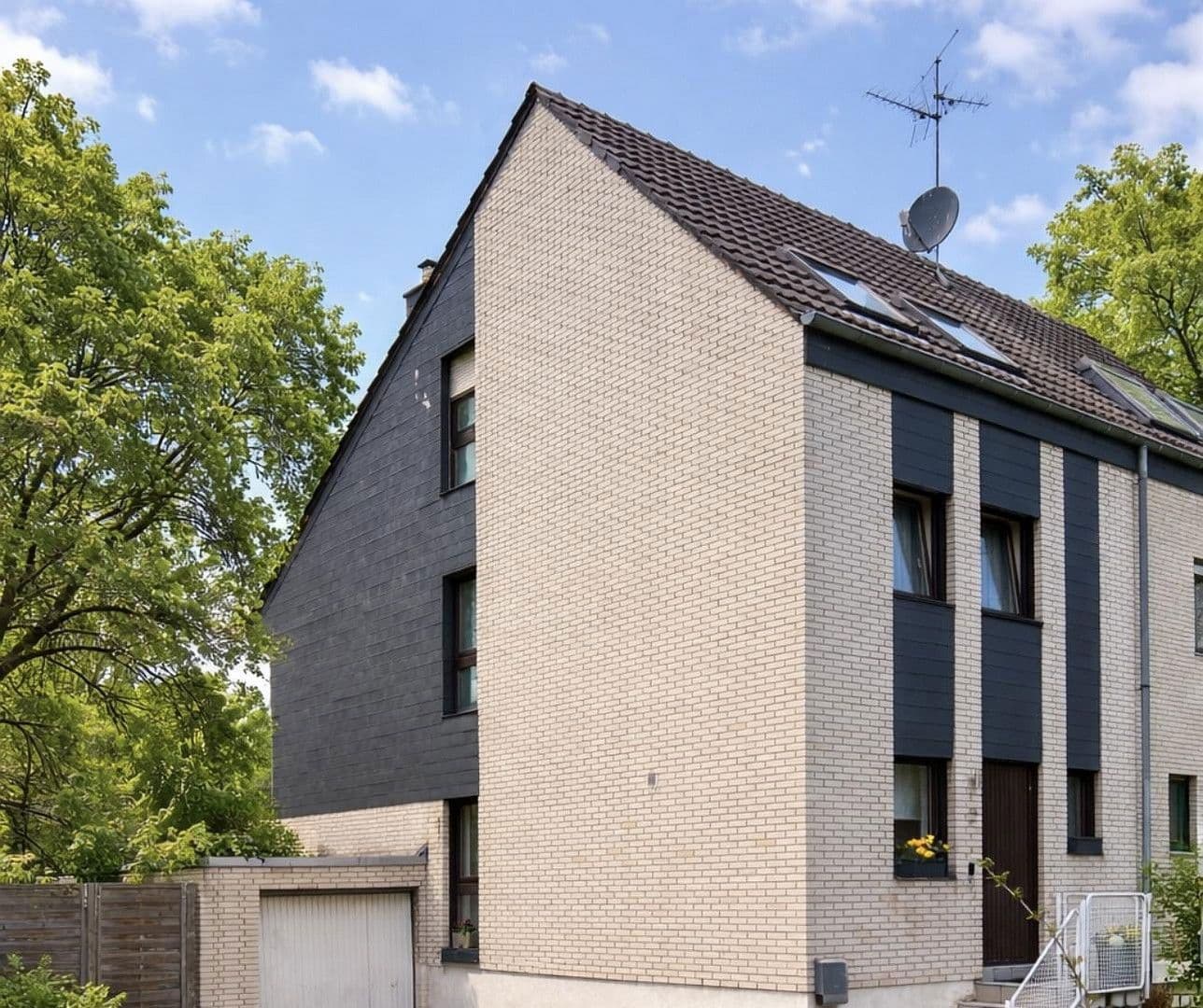 Prodej domu 154 m², pozemek 390 m², Köln, Severní Porýní-Vestfálsko Prodej domu 154 m², pozemek 390 m², Köln, Severní Porýní-Vestfálsko