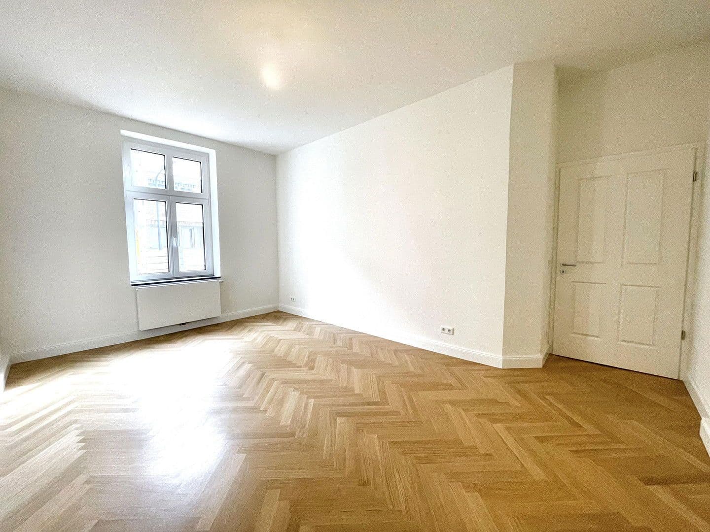 Prodej bytu 3+1 71 m², Düsseldorf, Severní Porýní-Vestfálsko Prodej bytu 3+1 71 m², Düsseldorf, Severní Porýní-Vestfálsko