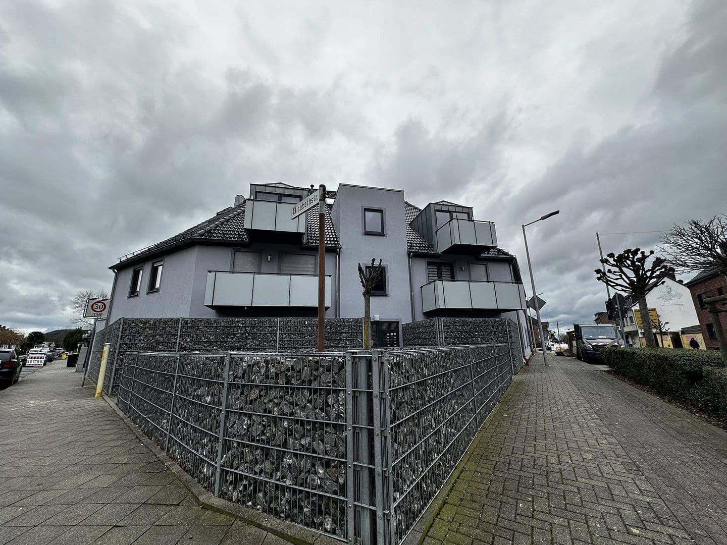 Prodej domu 1.236 m², pozemek 1.170 m², Übacher Weg 121 + 123, Alsdorf, Severní Porýní-Vestfálsko Prodej domu 1.236 m², pozemek 1.170 m², Übacher Weg 121 + 123, Alsdorf, Severní Porýní-Vestfálsko