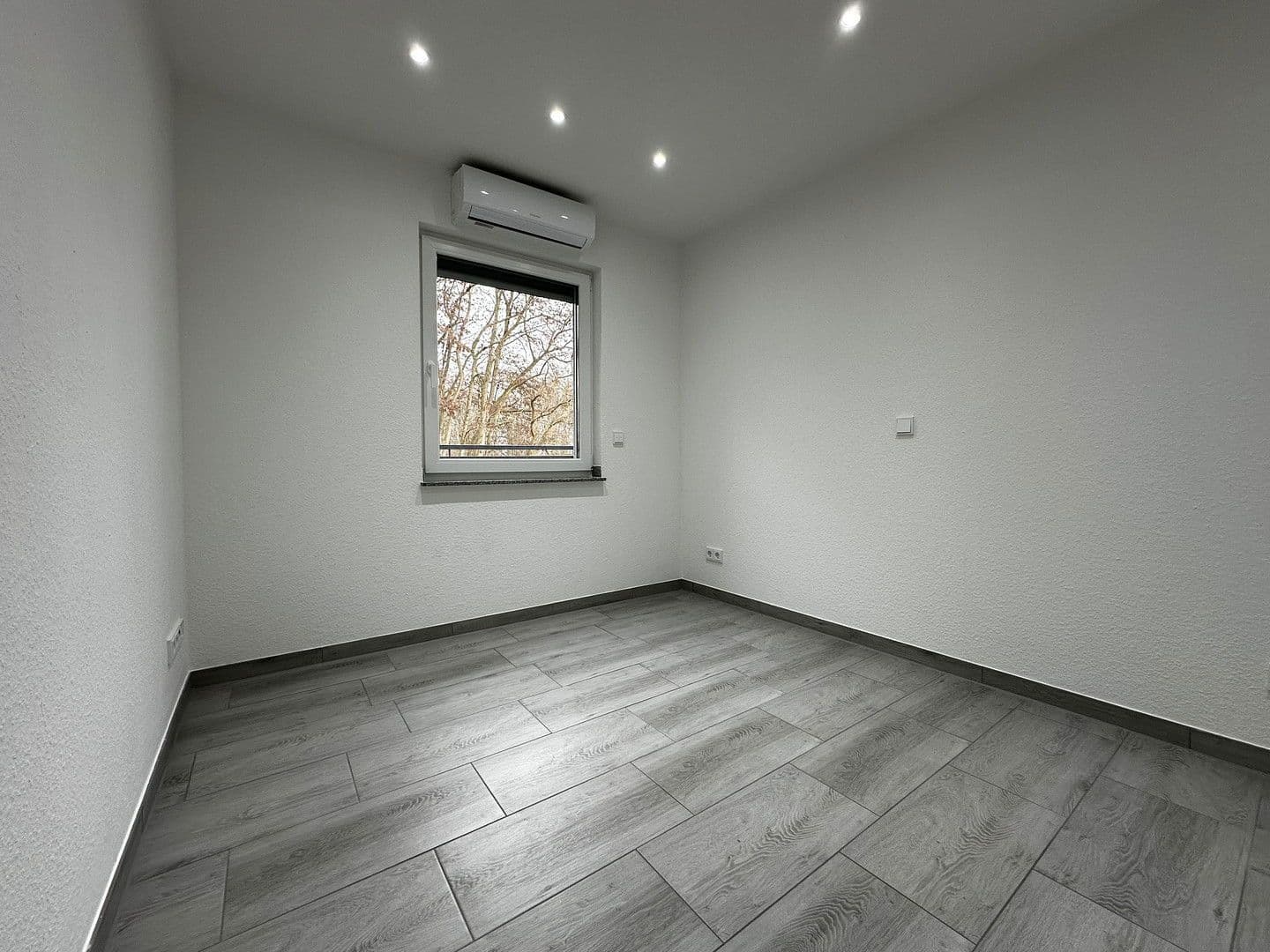 Prodej domu 640 m², pozemek 1.442 m², Bergmannsweg 76, Baesweiler, Severní Porýní-Vestfálsko Prodej domu 640 m², pozemek 1.442 m², Bergmannsweg 76, Baesweiler, Severní Porýní-Vestfálsko