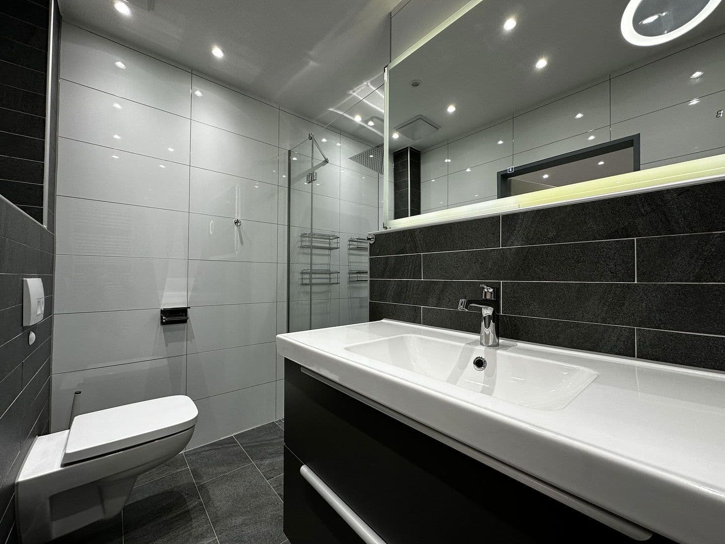 Prodej domu 640 m², pozemek 1.442 m², Bergmannsweg 76, Baesweiler, Severní Porýní-Vestfálsko Prodej domu 640 m², pozemek 1.442 m², Bergmannsweg 76, Baesweiler, Severní Porýní-Vestfálsko