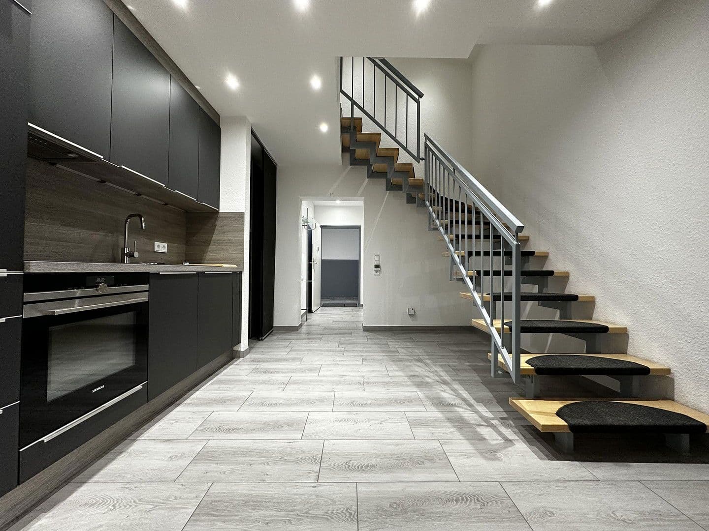 Prodej domu 640 m², pozemek 1.442 m², Bergmannsweg 76, Baesweiler, Severní Porýní-Vestfálsko Prodej domu 640 m², pozemek 1.442 m², Bergmannsweg 76, Baesweiler, Severní Porýní-Vestfálsko