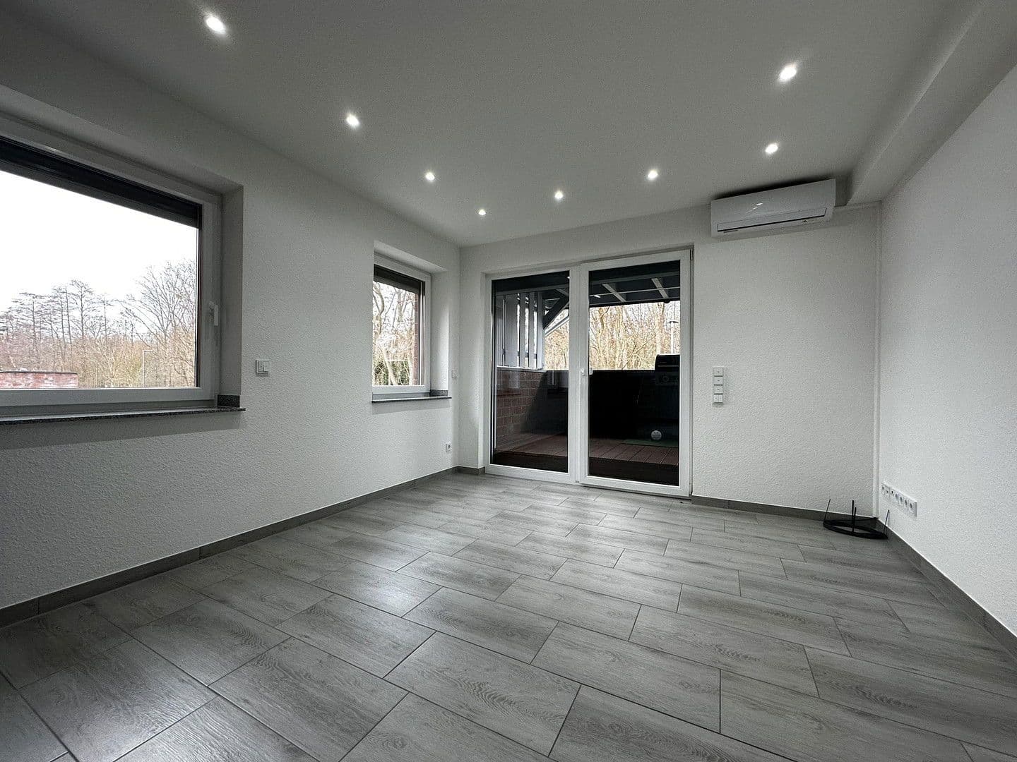 Prodej domu 640 m², pozemek 1.442 m², Bergmannsweg 76, Baesweiler, Severní Porýní-Vestfálsko Prodej domu 640 m², pozemek 1.442 m², Bergmannsweg 76, Baesweiler, Severní Porýní-Vestfálsko