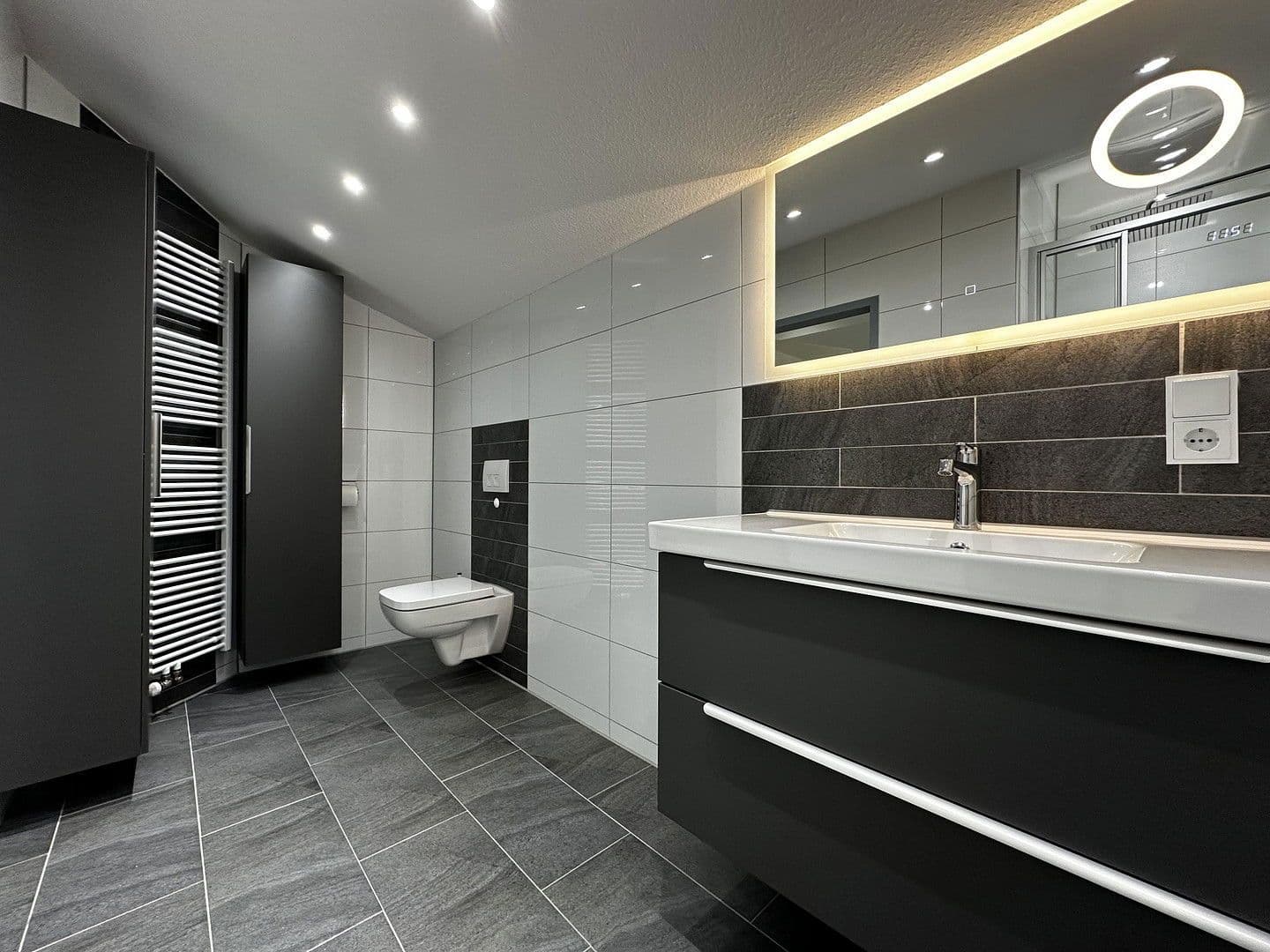 Prodej domu 640 m², pozemek 1.442 m², Bergmannsweg 76, Baesweiler, Severní Porýní-Vestfálsko Prodej domu 640 m², pozemek 1.442 m², Bergmannsweg 76, Baesweiler, Severní Porýní-Vestfálsko