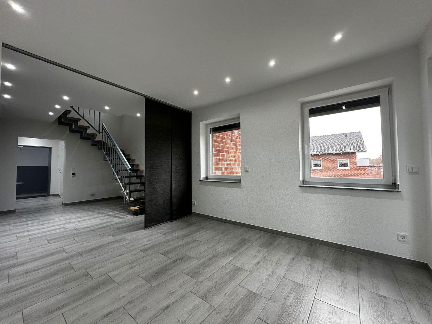 Prodej domu 640 m², pozemek 1.442 m², Bergmannsweg 76, Baesweiler, Severní Porýní-Vestfálsko Prodej domu 640 m², pozemek 1.442 m², Bergmannsweg 76, Baesweiler, Severní Porýní-Vestfálsko