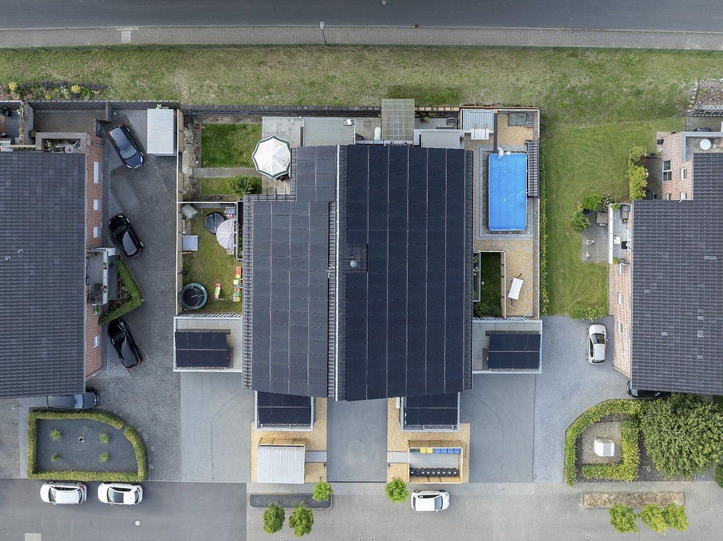 Prodej domu 640 m², pozemek 1.442 m², Bergmannsweg 76, Baesweiler, Severní Porýní-Vestfálsko Prodej domu 640 m², pozemek 1.442 m², Bergmannsweg 76, Baesweiler, Severní Porýní-Vestfálsko