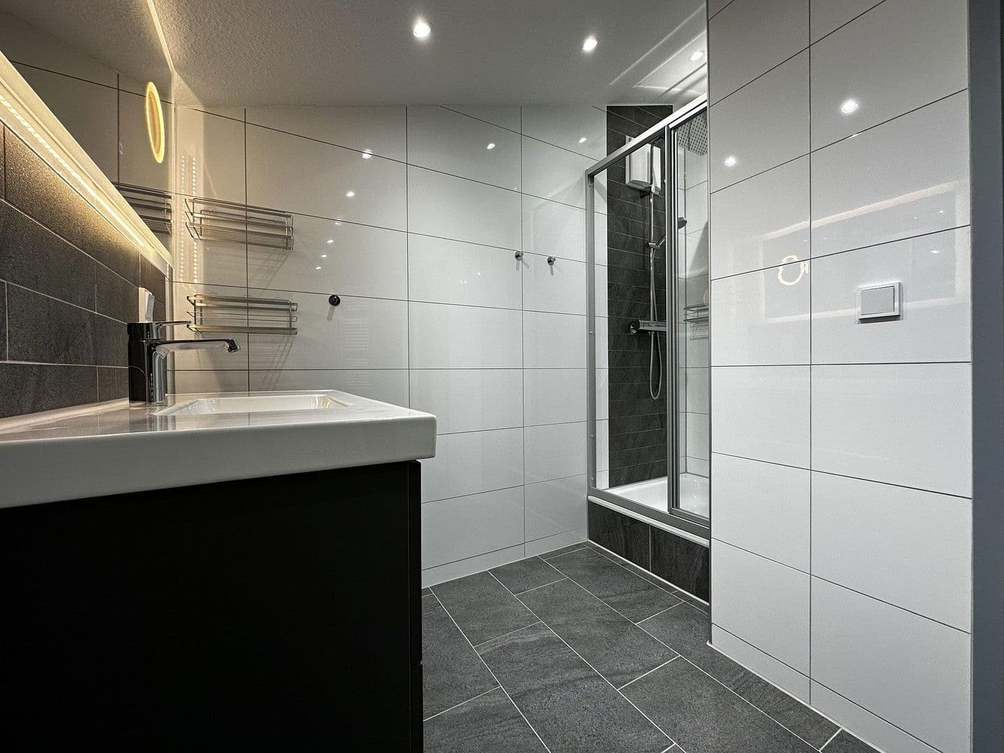 Prodej domu 640 m², pozemek 1.442 m², Bergmannsweg 76, Baesweiler, Severní Porýní-Vestfálsko Prodej domu 640 m², pozemek 1.442 m², Bergmannsweg 76, Baesweiler, Severní Porýní-Vestfálsko