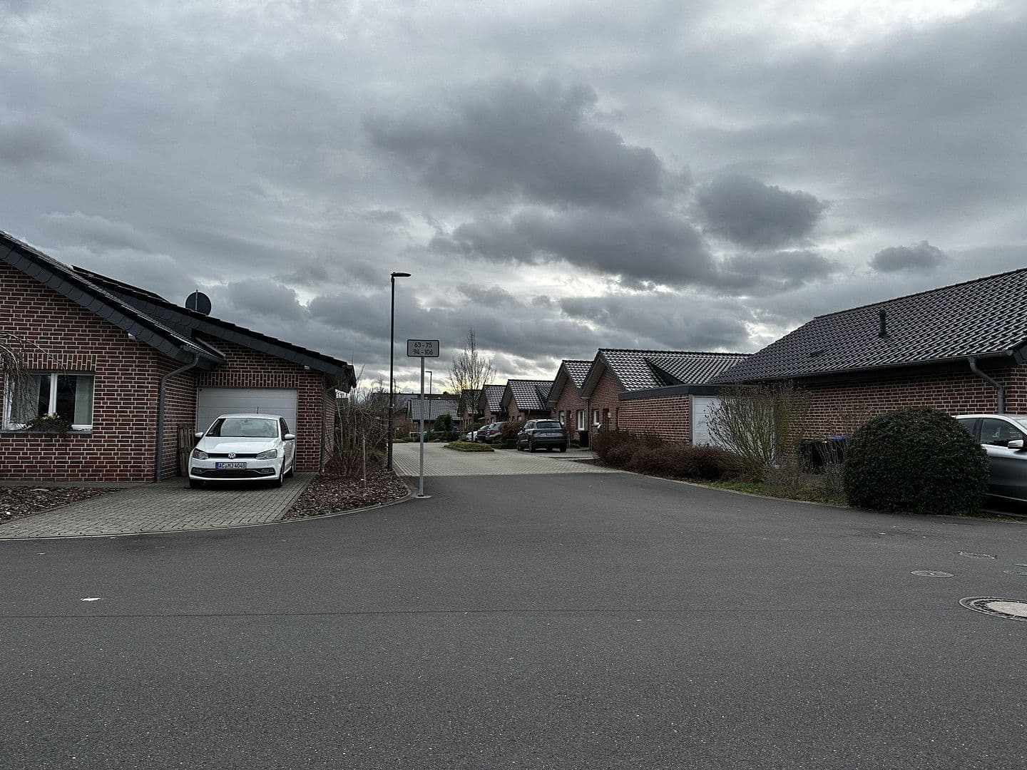 Prodej domu 640 m², pozemek 1.442 m², Bergmannsweg 76, Baesweiler, Severní Porýní-Vestfálsko Prodej domu 640 m², pozemek 1.442 m², Bergmannsweg 76, Baesweiler, Severní Porýní-Vestfálsko