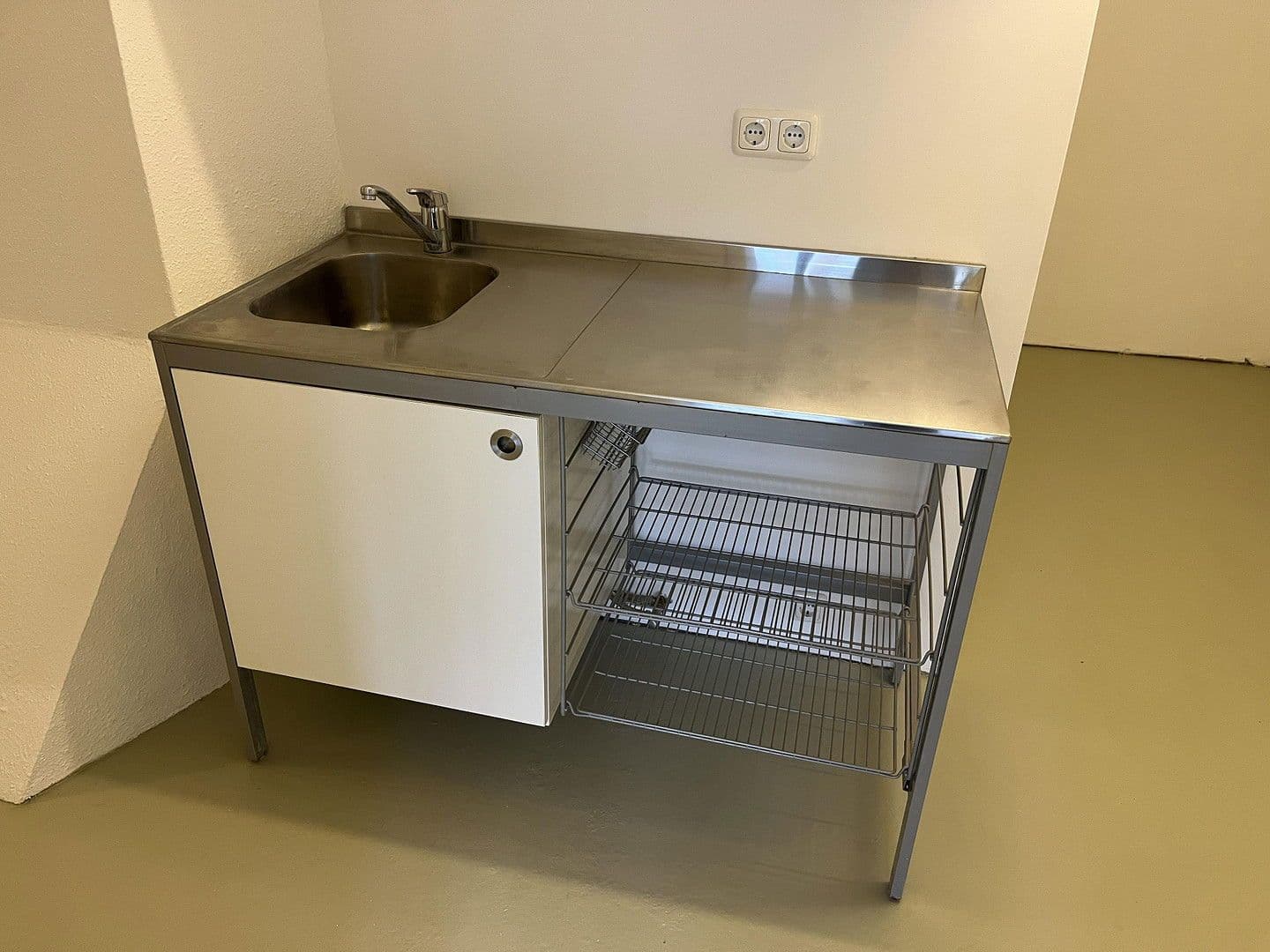 Pronájem kanceláře 63 m², Fackenburger Allee 44, Lübeck, Šlesvicko-Holštýnsko Pronájem kanceláře 63 m², Fackenburger Allee 44, Lübeck, Šlesvicko-Holštýnsko