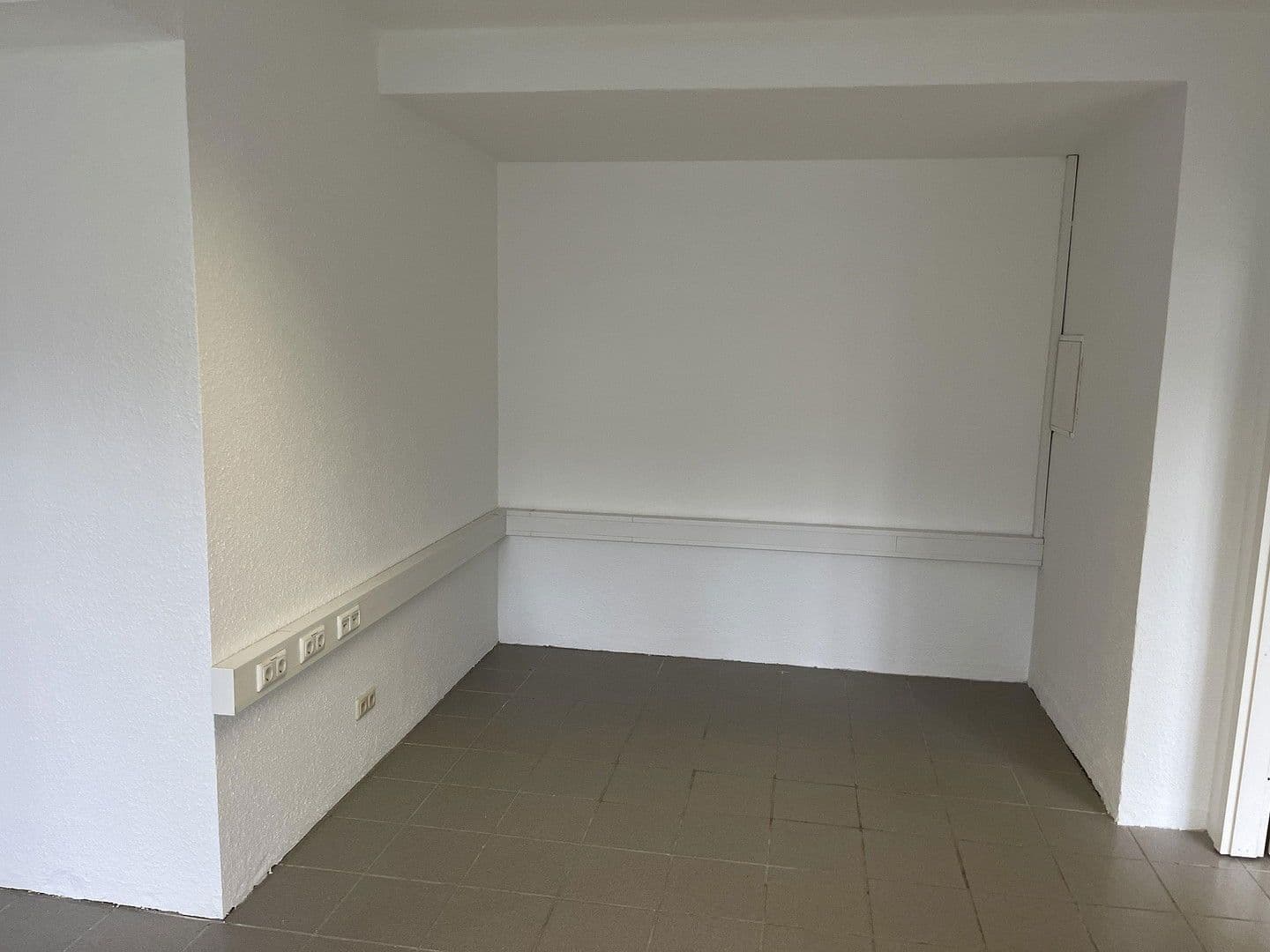 Pronájem kanceláře 63 m², Fackenburger Allee 44, Lübeck, Šlesvicko-Holštýnsko Pronájem kanceláře 63 m², Fackenburger Allee 44, Lübeck, Šlesvicko-Holštýnsko