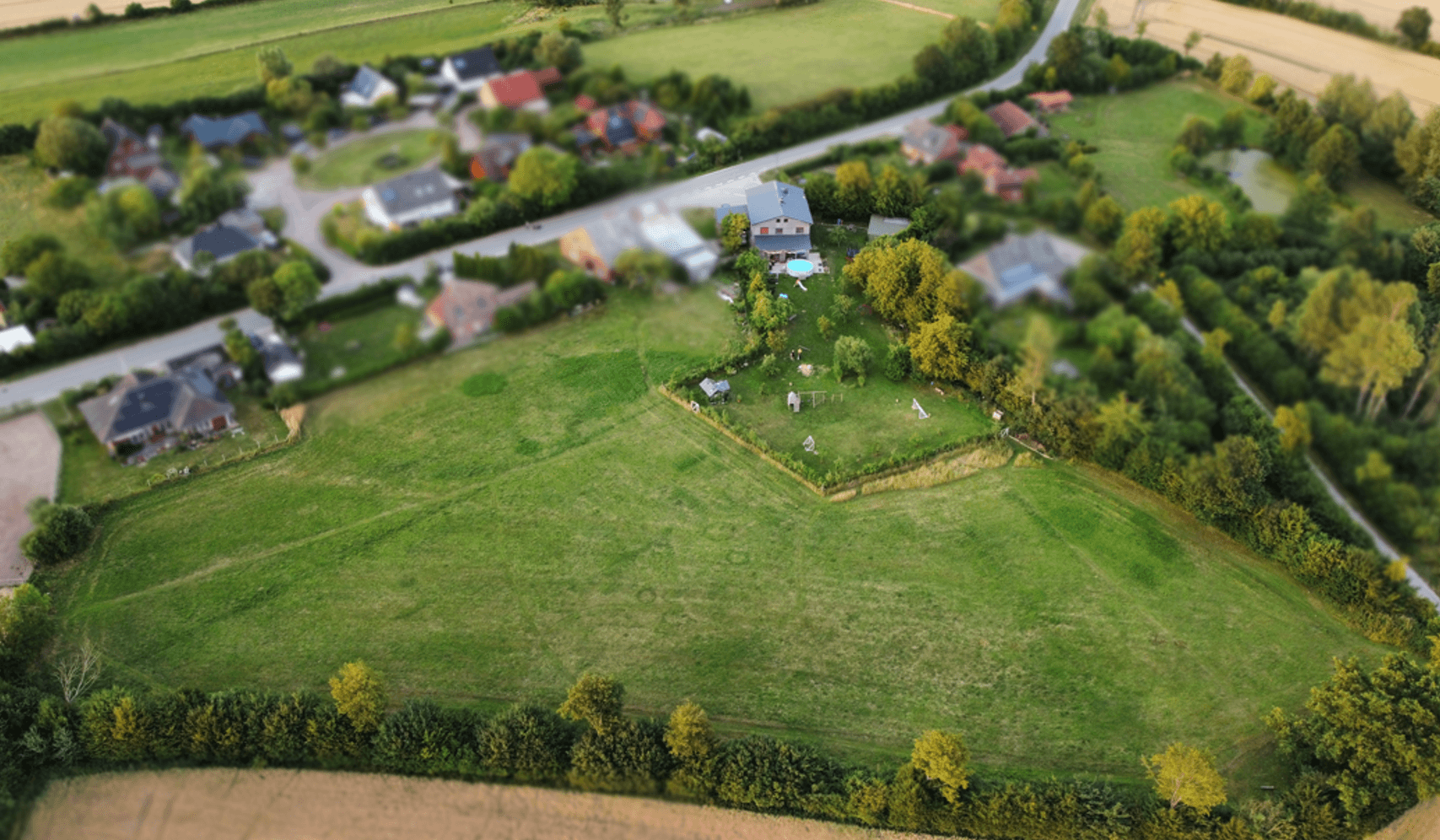 Prodej domu 285 m², pozemek 12.500 m², Neuengörs, Šlesvicko-Holštýnsko Prodej domu 285 m², pozemek 12.500 m², Neuengörs, Šlesvicko-Holštýnsko