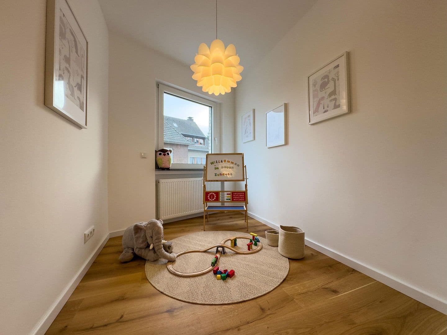 Prodej bytu 4+1 102 m², Brühl, Severní Porýní-Vestfálsko Prodej bytu 4+1 102 m², Brühl, Severní Porýní-Vestfálsko