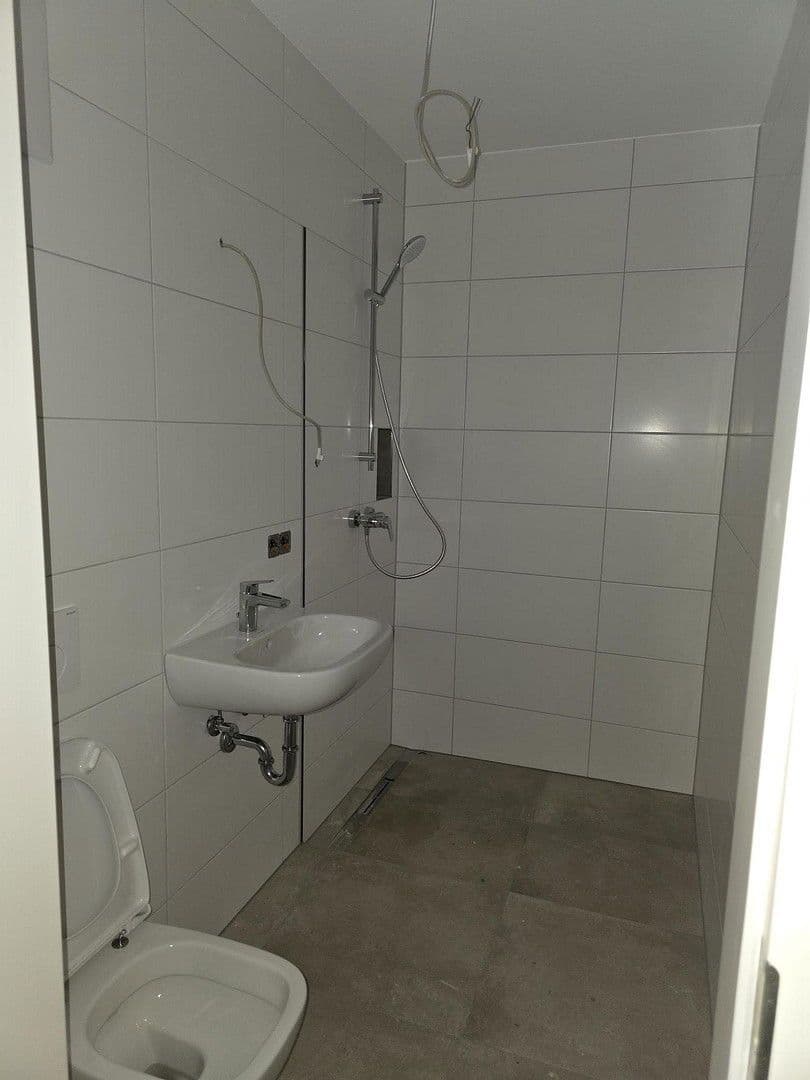 Pronájem bytu 4+kk 127 m², Eberstadt, Bádensko-Württembersko Pronájem bytu 4+kk 127 m², Eberstadt, Bádensko-Württembersko