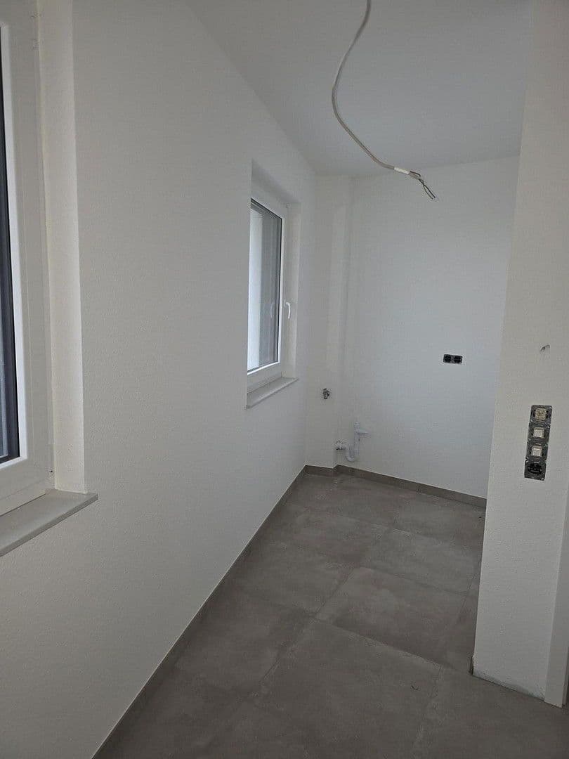 Pronájem bytu 4+kk 127 m², Eberstadt, Bádensko-Württembersko Pronájem bytu 4+kk 127 m², Eberstadt, Bádensko-Württembersko