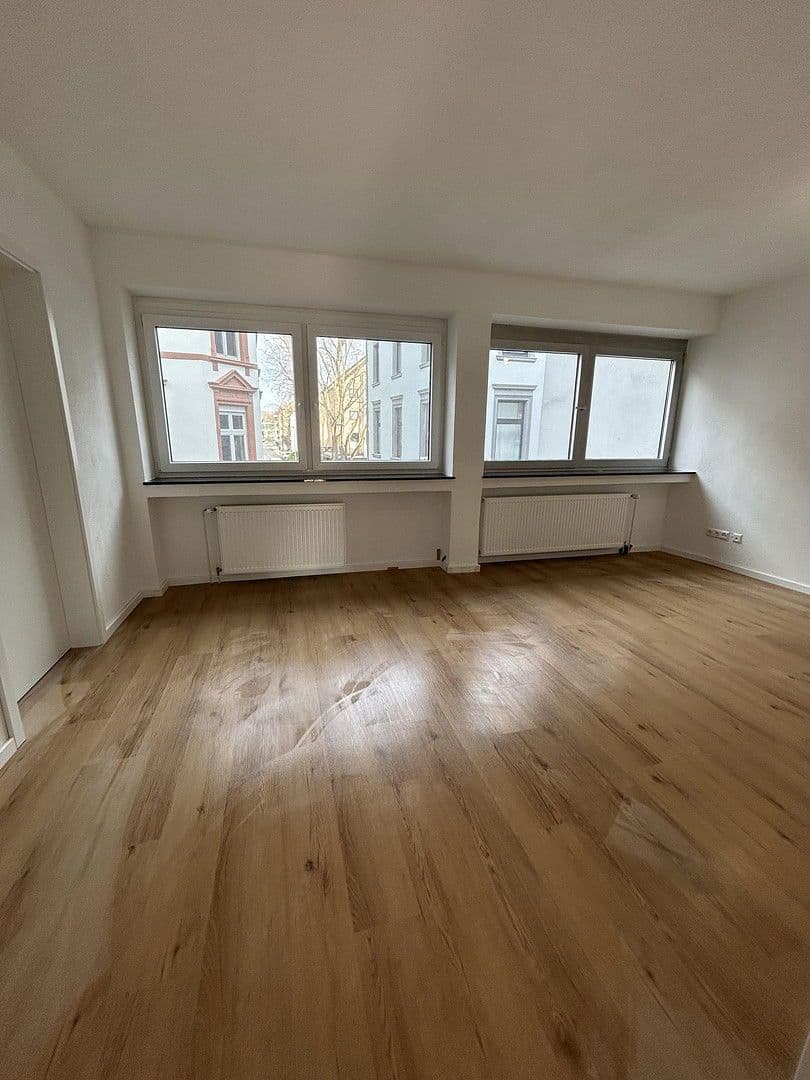 Pronájem bytu 3+1 91 m², Trier, Porýní-Falc Pronájem bytu 3+1 91 m², Trier, Porýní-Falc