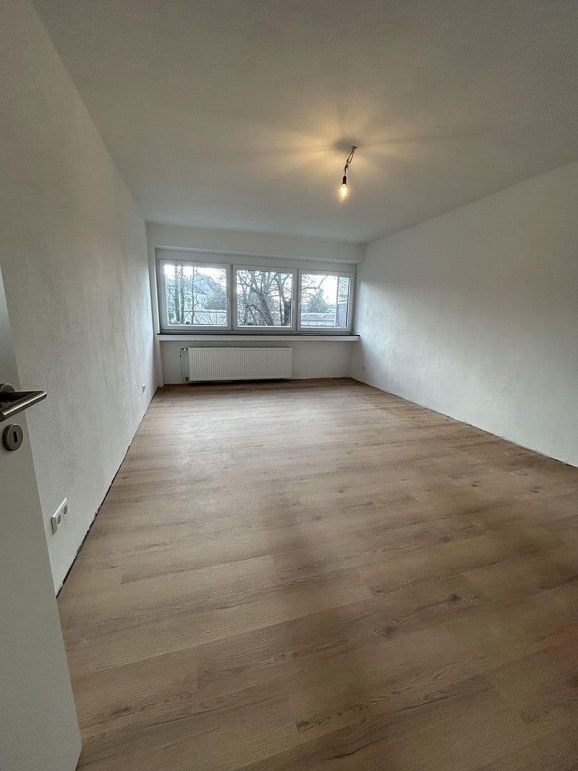 Pronájem bytu 3+1 91 m², Trier, Porýní-Falc Pronájem bytu 3+1 91 m², Trier, Porýní-Falc
