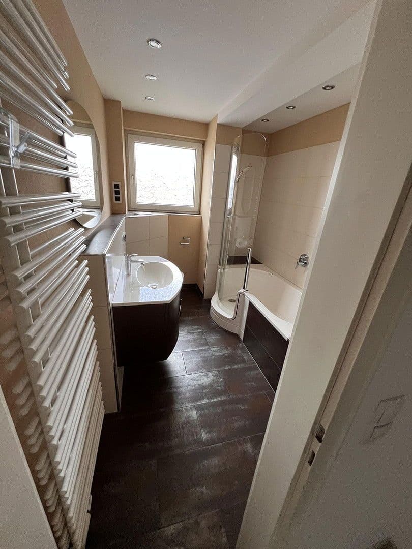 Prodej bytu 4+1 91 m², Bismarckstraße 56, Pforzheim, Bádensko-Württembersko Prodej bytu 4+1 91 m², Bismarckstraße 56, Pforzheim, Bádensko-Württembersko