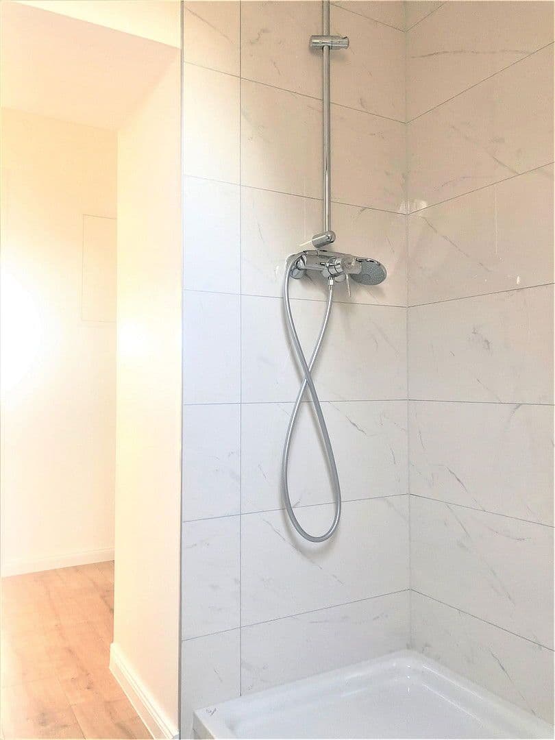 Pronájem bytu 3+1 85 m², Herzogenriedstraße 23, Mannheim, Bádensko-Württembersko Pronájem bytu 3+1 85 m², Herzogenriedstraße 23, Mannheim, Bádensko-Württembersko