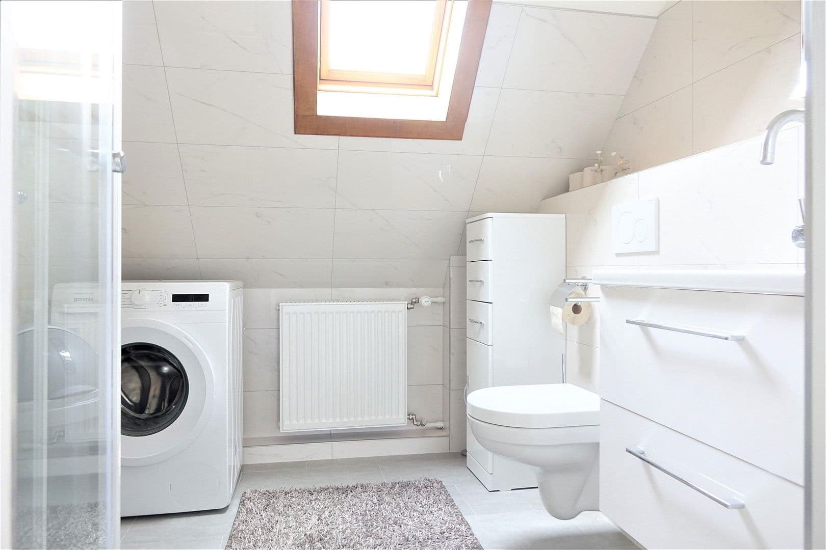 Pronájem bytu 3+1 85 m², Herzogenriedstraße 23, Mannheim, Bádensko-Württembersko Pronájem bytu 3+1 85 m², Herzogenriedstraße 23, Mannheim, Bádensko-Württembersko