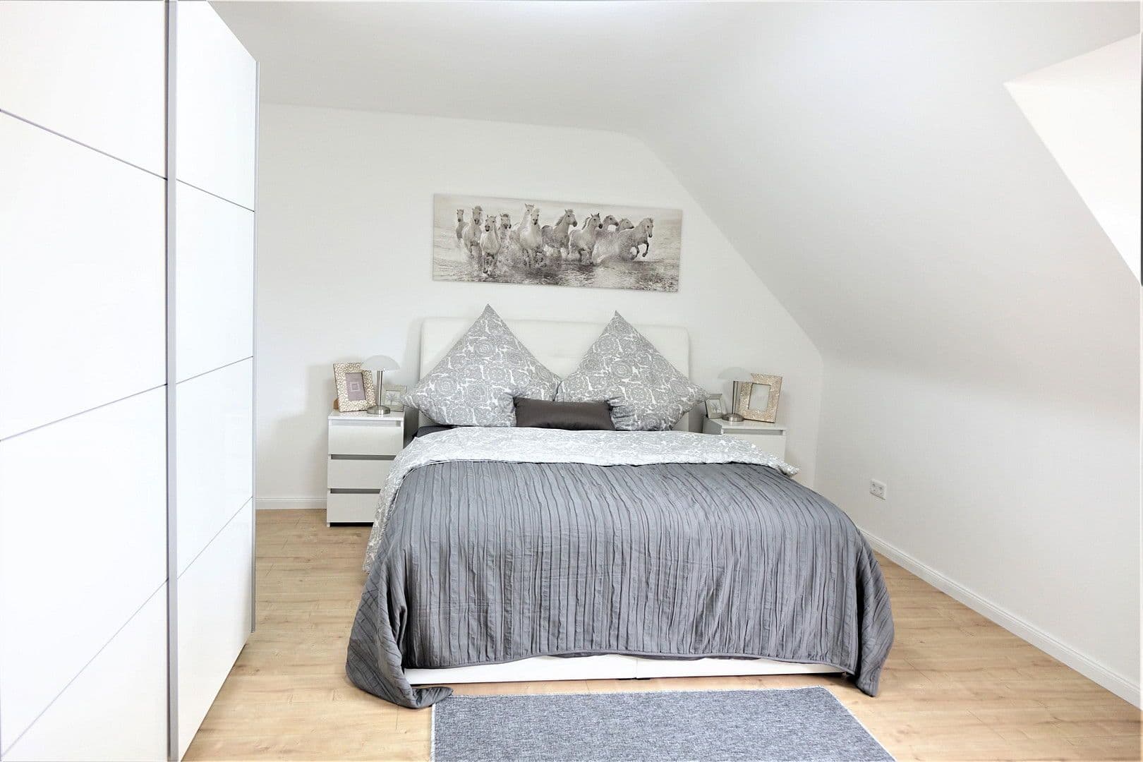 Pronájem bytu 3+1 85 m², Herzogenriedstraße 23, Mannheim, Bádensko-Württembersko Pronájem bytu 3+1 85 m², Herzogenriedstraße 23, Mannheim, Bádensko-Württembersko