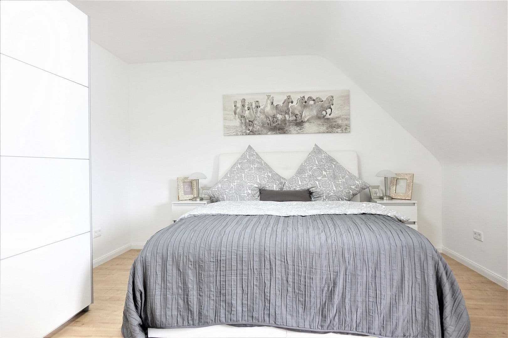 Pronájem bytu 3+1 85 m², Herzogenriedstraße 23, Mannheim, Bádensko-Württembersko Pronájem bytu 3+1 85 m², Herzogenriedstraße 23, Mannheim, Bádensko-Württembersko