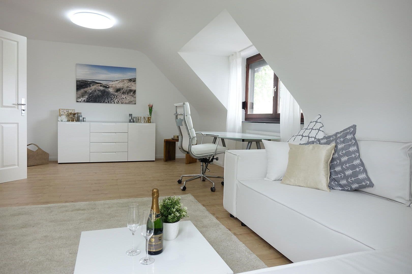 Pronájem bytu 3+1 85 m², Herzogenriedstraße 23, Mannheim, Bádensko-Württembersko Pronájem bytu 3+1 85 m², Herzogenriedstraße 23, Mannheim, Bádensko-Württembersko