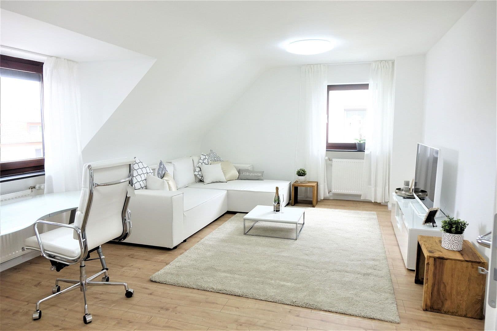 Pronájem bytu 3+1 85 m², Herzogenriedstraße 23, Mannheim, Bádensko-Württembersko Pronájem bytu 3+1 85 m², Herzogenriedstraße 23, Mannheim, Bádensko-Württembersko