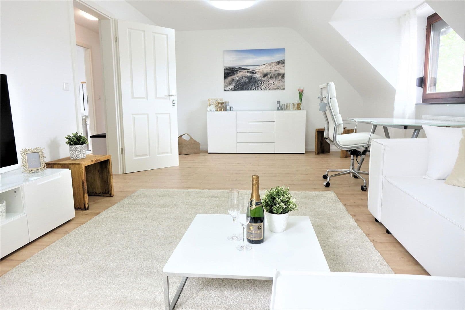 Pronájem bytu 3+1 85 m², Herzogenriedstraße 23, Mannheim, Bádensko-Württembersko Pronájem bytu 3+1 85 m², Herzogenriedstraße 23, Mannheim, Bádensko-Württembersko