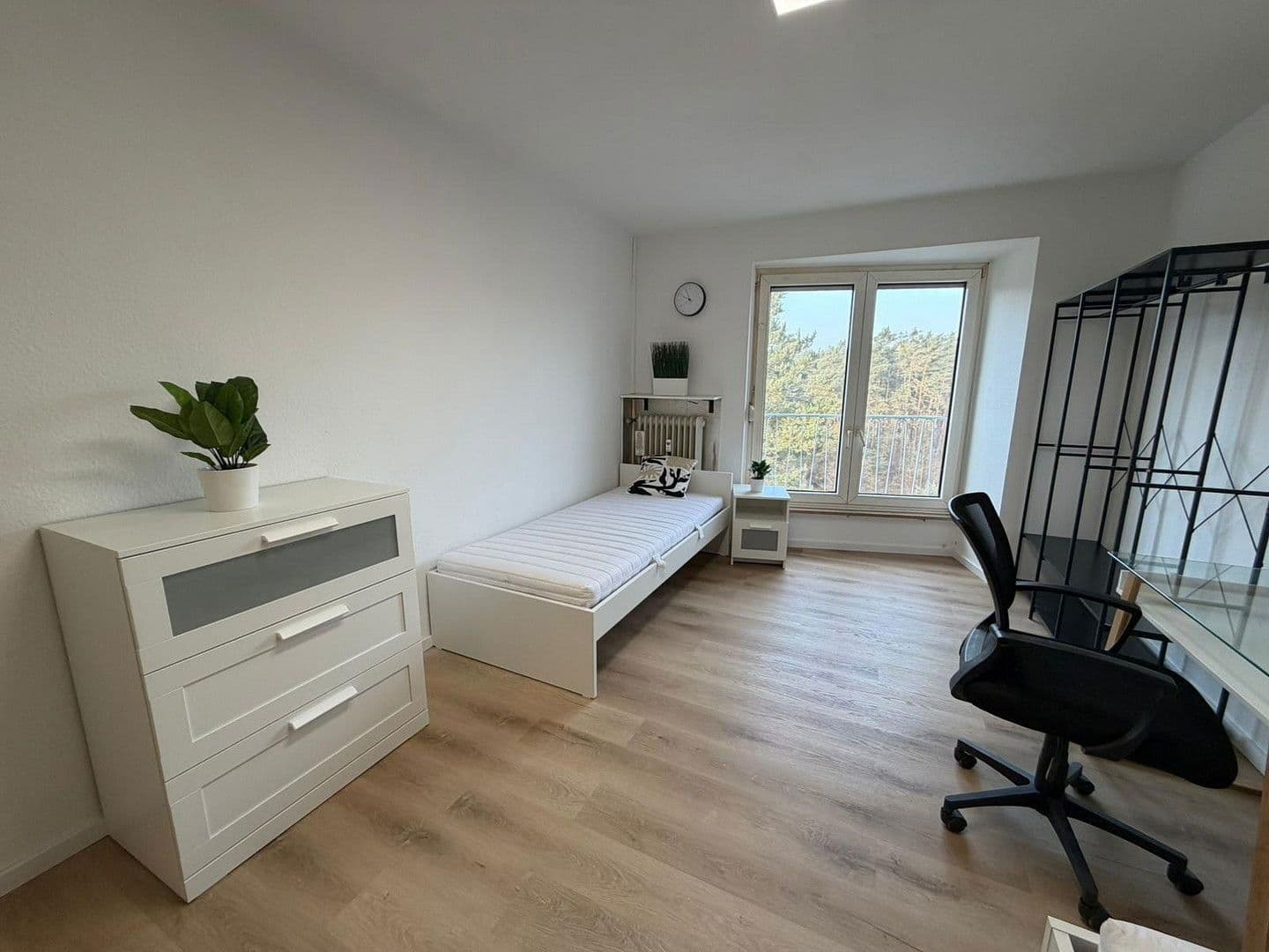 Pronájem bytu 1+1 26 m², Dompfaffstraße 144, Erlangen, Bavorsko Pronájem bytu 1+1 26 m², Dompfaffstraße 144, Erlangen, Bavorsko