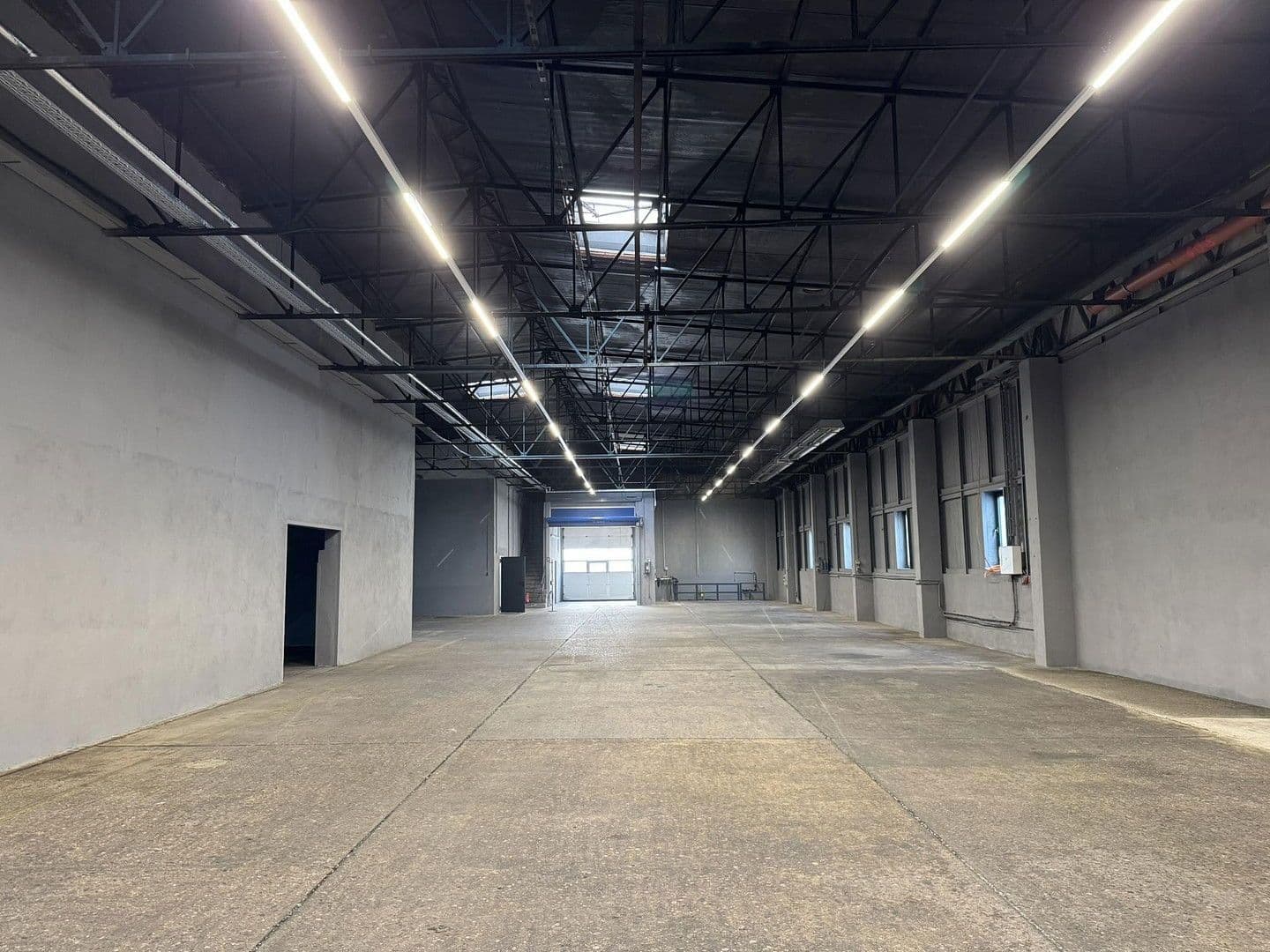 Pronájem nebytového prostoru 900 m², Dohna, Sasko Pronájem nebytového prostoru 900 m², Dohna, Sasko