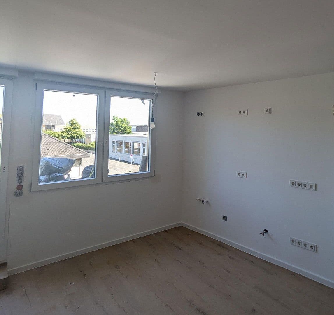 Pronájem bytu 2+kk 65 m², Ortshofstr. 38-40, Hürth, Severní Porýní-Vestfálsko Pronájem bytu 2+kk 65 m², Ortshofstr. 38-40, Hürth, Severní Porýní-Vestfálsko