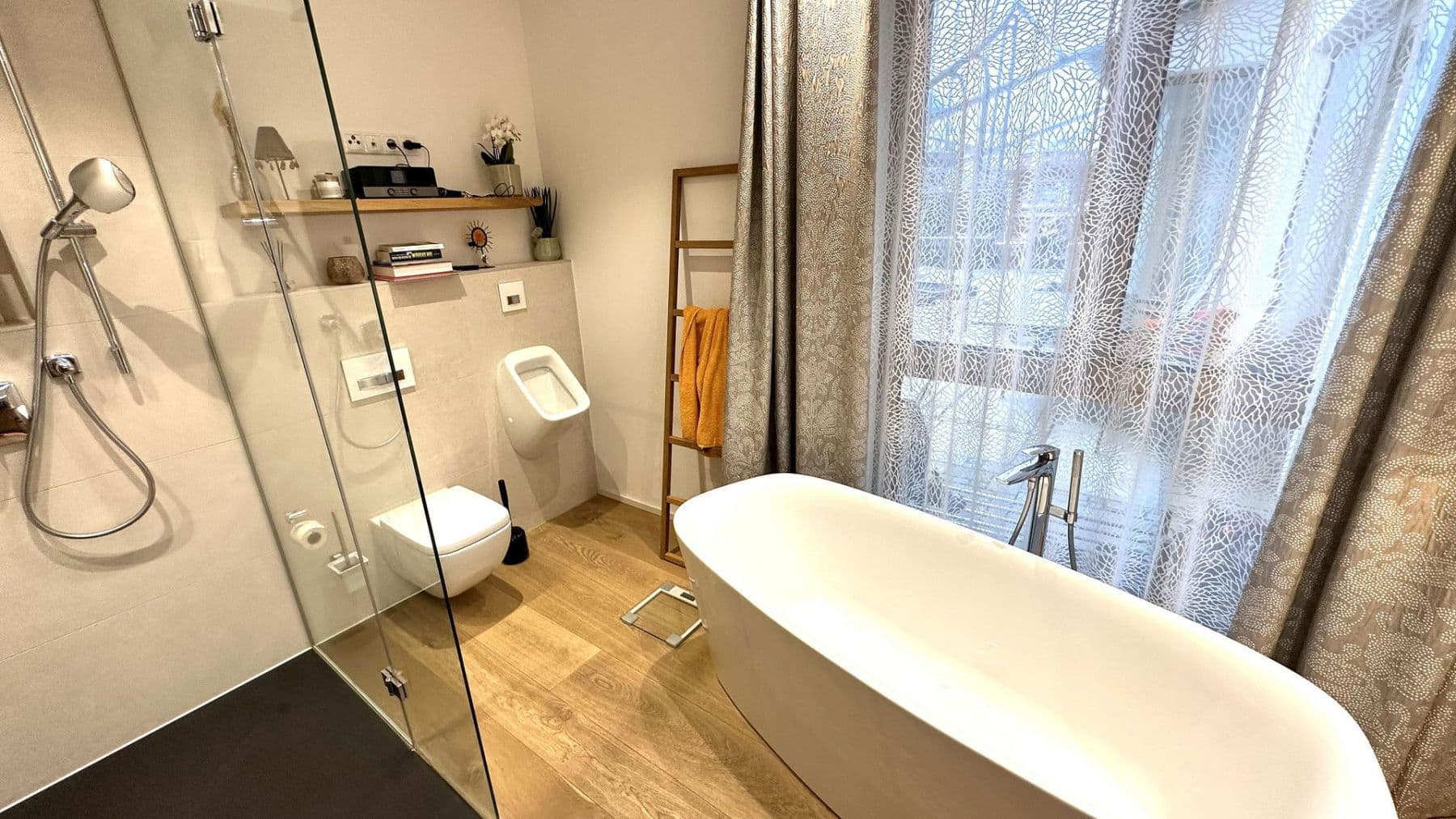 Prodej domu 220 m², pozemek 490 m², Velden, Bavorsko Prodej domu 220 m², pozemek 490 m², Velden, Bavorsko