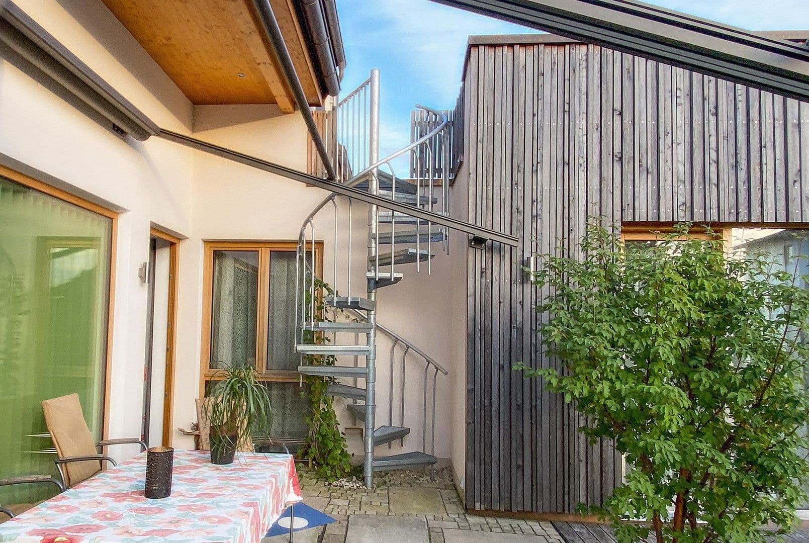 Prodej domu 220 m², pozemek 490 m², Velden, Bavorsko Prodej domu 220 m², pozemek 490 m², Velden, Bavorsko