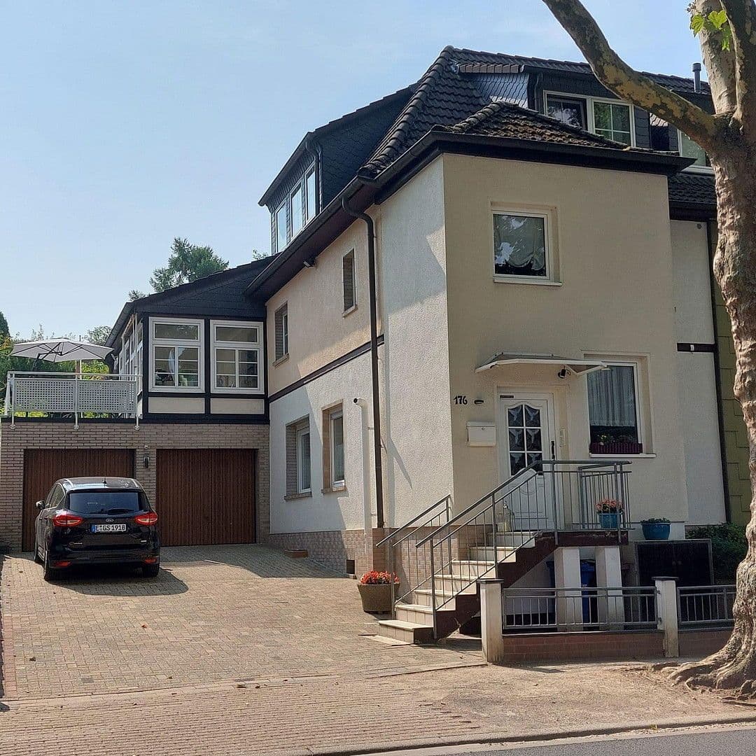 Prodej domu 215 m², pozemek 597 m², Essen, Severní Porýní-Vestfálsko Prodej domu 215 m², pozemek 597 m², Essen, Severní Porýní-Vestfálsko