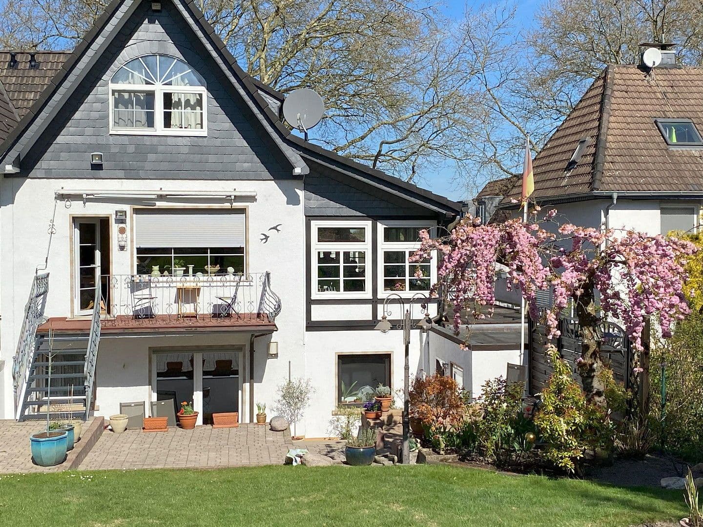 Prodej domu 215 m², pozemek 597 m², Essen, Severní Porýní-Vestfálsko Prodej domu 215 m², pozemek 597 m², Essen, Severní Porýní-Vestfálsko