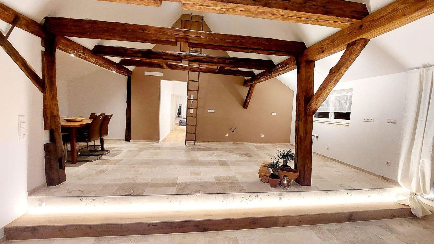 Pronájem bytu 4+1 130 m², Pfarrgasse 2, Göppingen, Bádensko-Württembersko Pronájem bytu 4+1 130 m², Pfarrgasse 2, Göppingen, Bádensko-Württembersko