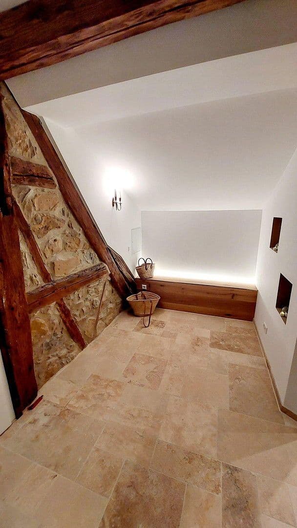 Pronájem bytu 4+1 130 m², Pfarrgasse 2, Göppingen, Bádensko-Württembersko Pronájem bytu 4+1 130 m², Pfarrgasse 2, Göppingen, Bádensko-Württembersko