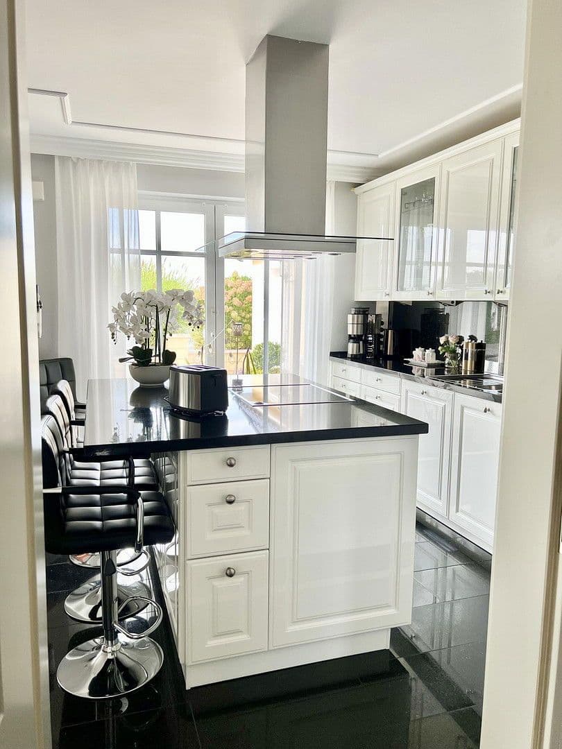 Prodej domu 270 m², pozemek 868 m², Bad Oldesloe, Šlesvicko-Holštýnsko Prodej domu 270 m², pozemek 868 m², Bad Oldesloe, Šlesvicko-Holštýnsko