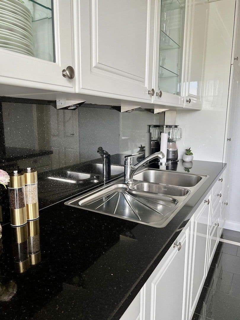 Prodej domu 270 m², pozemek 868 m², Bad Oldesloe, Šlesvicko-Holštýnsko Prodej domu 270 m², pozemek 868 m², Bad Oldesloe, Šlesvicko-Holštýnsko