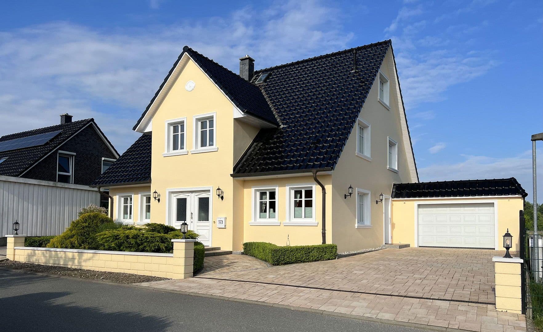 Prodej domu 270 m², pozemek 868 m², Bad Oldesloe, Šlesvicko-Holštýnsko Prodej domu 270 m², pozemek 868 m², Bad Oldesloe, Šlesvicko-Holštýnsko