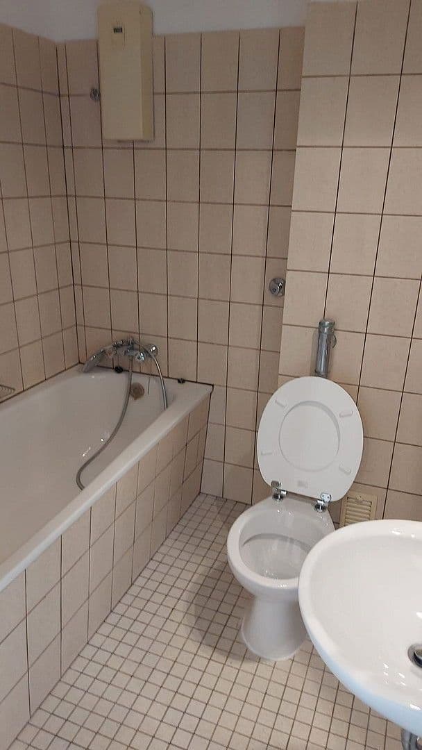 Pronájem bytu 2+1 44 m², Hövelstraße 28, Essen, Deutschland, Essen, Severní Porýní-Vestfálsko Pronájem bytu 2+1 44 m², Hövelstraße 28, Essen, Deutschland, Essen, Severní Porýní-Vestfálsko