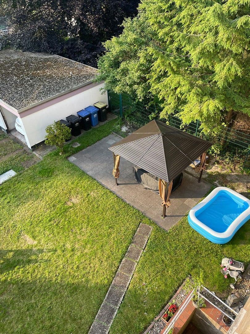 Pronájem bytu 2+1 44 m², Hövelstraße 28, Essen, Deutschland, Essen, Severní Porýní-Vestfálsko Pronájem bytu 2+1 44 m², Hövelstraße 28, Essen, Deutschland, Essen, Severní Porýní-Vestfálsko