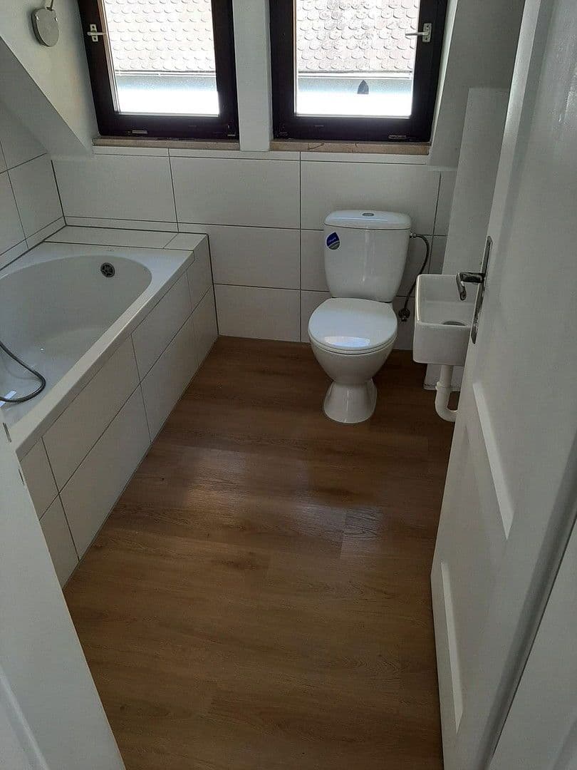 Pronájem bytu 6+1 100 m², Schönbrunn, Landshut, Bavorsko Pronájem bytu 6+1 100 m², Schönbrunn, Landshut, Bavorsko