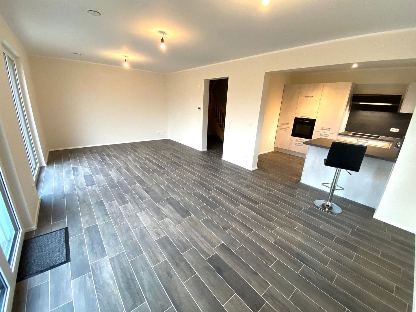 Pronájem domu 127 m², pozemek 462 m², Ellingen, Bavorsko Pronájem domu 127 m², pozemek 462 m², Ellingen, Bavorsko